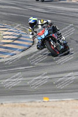 media/Dec-01-2025-Moto Forza (Mon) [[2daa91e15f]]/2-Intermediate Group/Session 2 (Turns 9 and 10)/